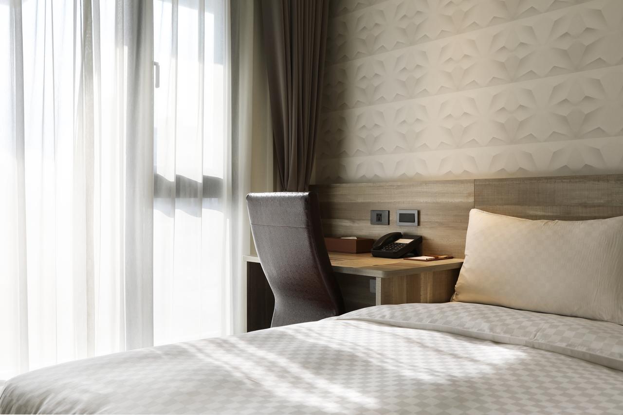 Hotel Kun Tour Taichung Exterior foto