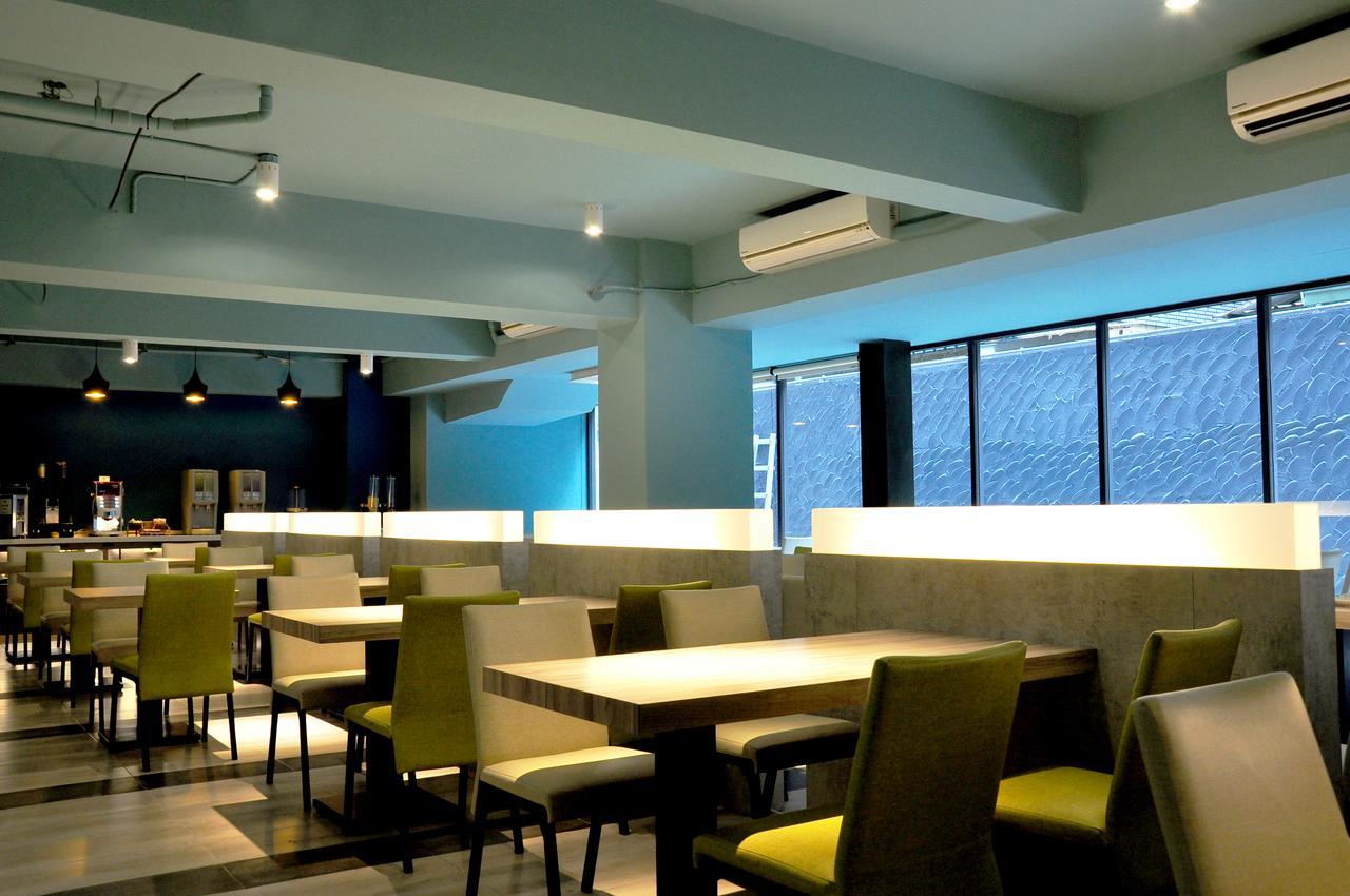 Hotel Kun Tour Taichung Exterior foto